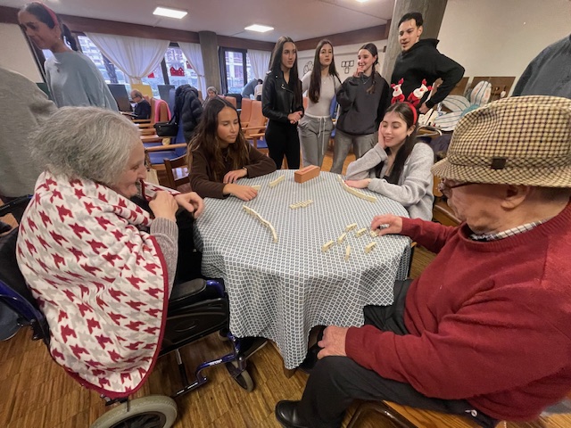 LANCHE-CONVÍVIO JUNTA JOVENS E IDOSOS